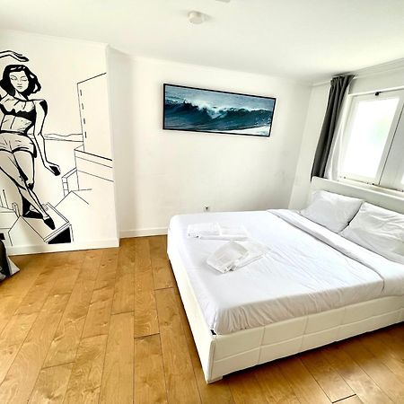 Oeiras Beach Private Room 9 - Double Bedroom With Shared Bathroom & Terrace โอเอรัช ภายนอก รูปภาพ