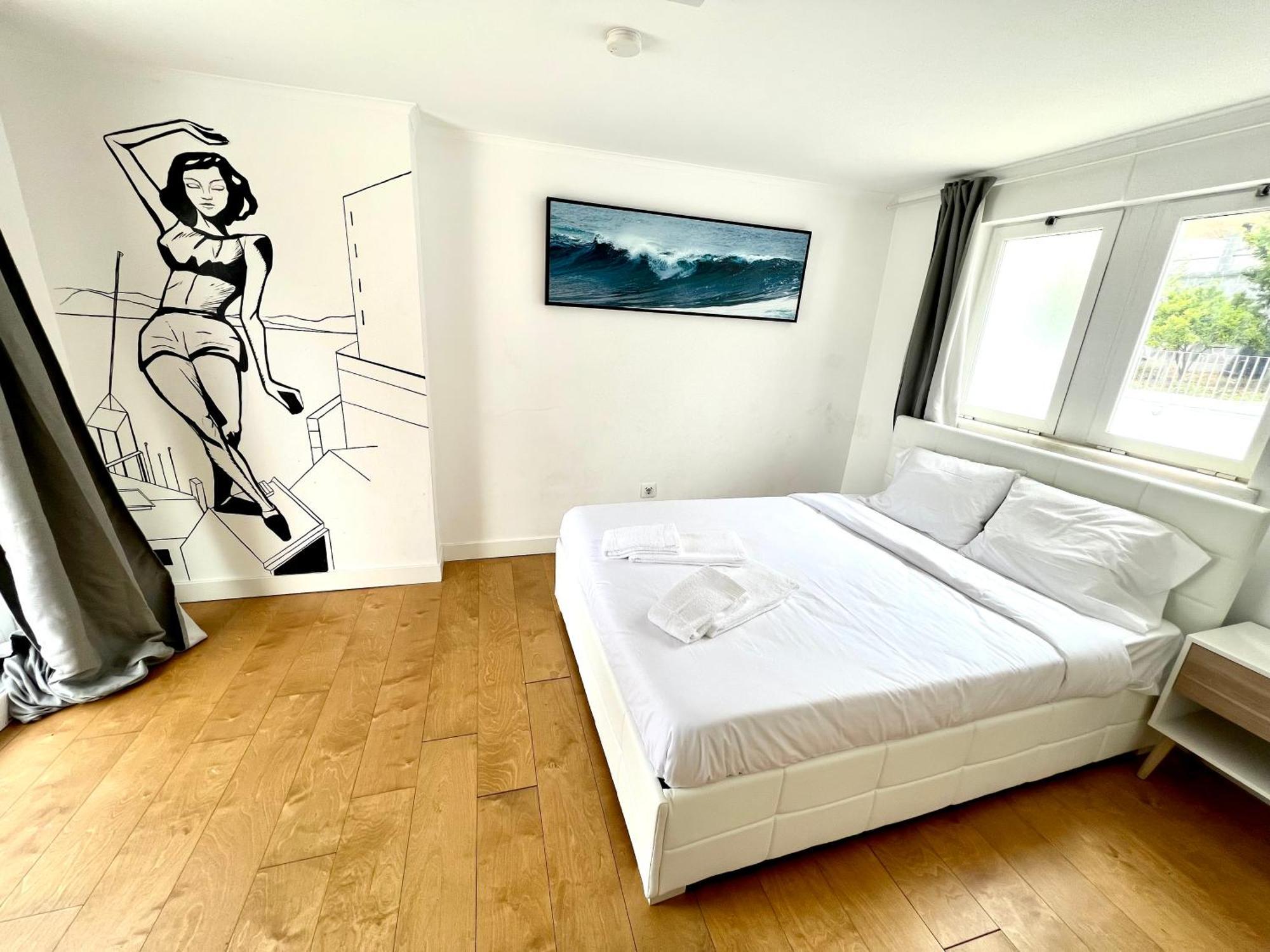 Oeiras Beach Private Room 9 - Double Bedroom With Shared Bathroom & Terrace โอเอรัช ภายนอก รูปภาพ